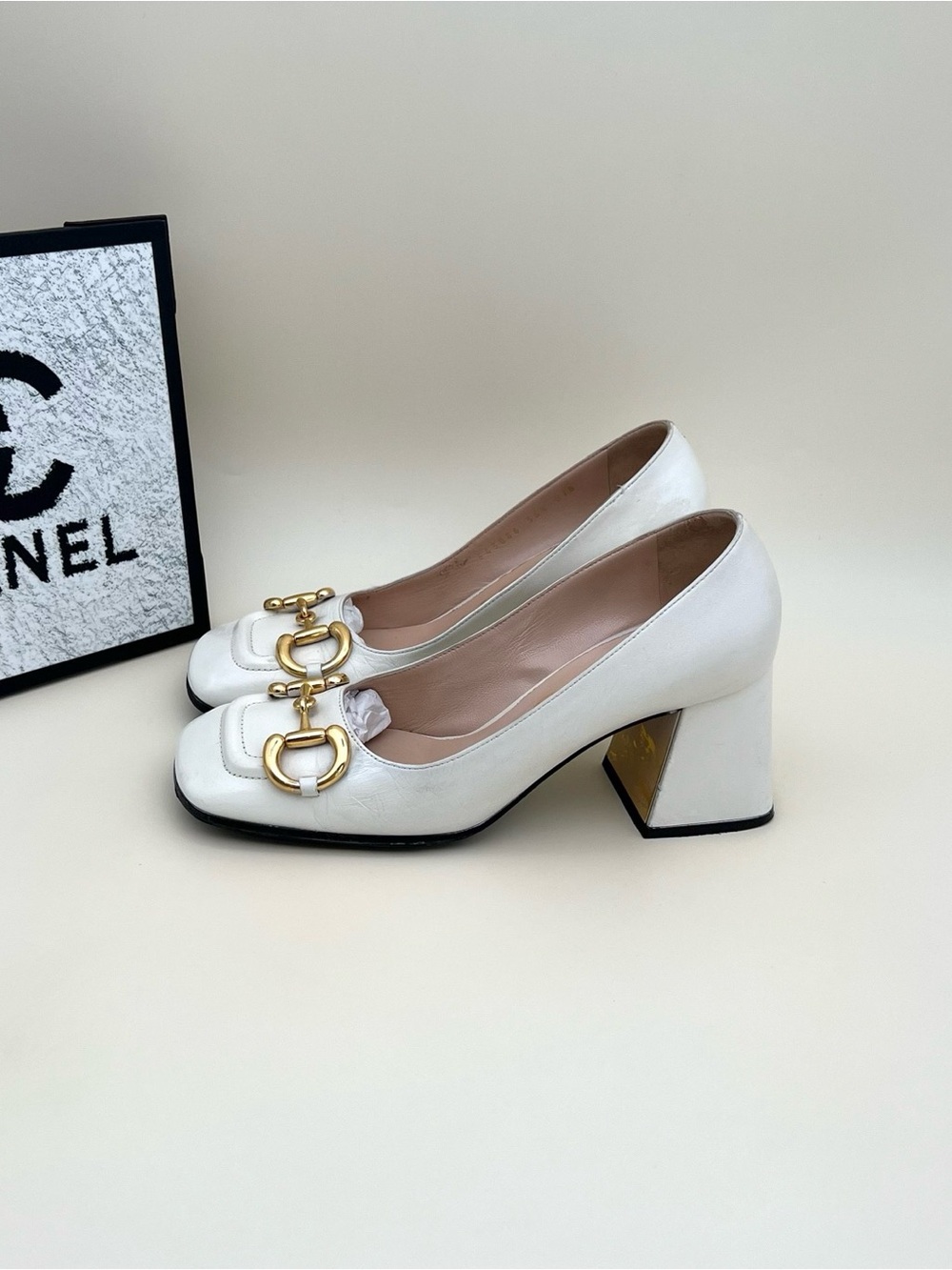 Gucci White Leather Block Heel Pumps with Gold Horsebit Accent